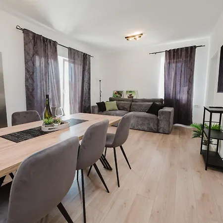 Apartment Taverna *